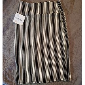 NWT LuLaRoe Cassie & Classic Tee HTF!